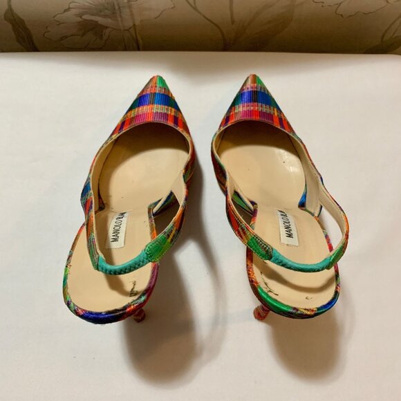 Manolo Blahnik Batik Fabric Sling Back Pointed Toe Carolyne Heels - Picture 5 of 8